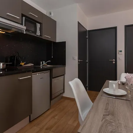 Ξενοδοχείο με διαμερίσματα Prestige Odalys Isatis 4*